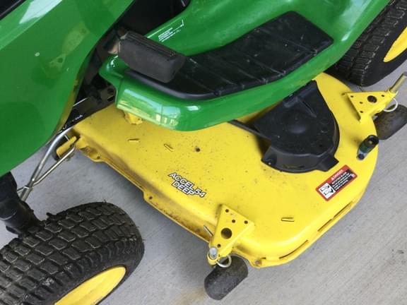 Image of John Deere X380 equipment image 4