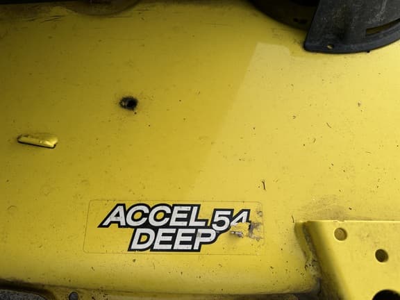 Image of John Deere X380 equipment image 3