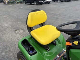 Image of John Deere X380 equipment image 4