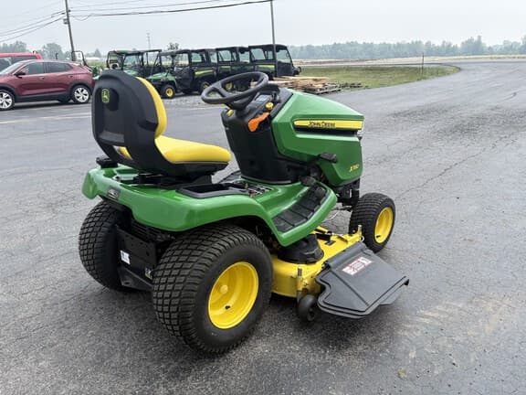 Image of John Deere X380 equipment image 3
