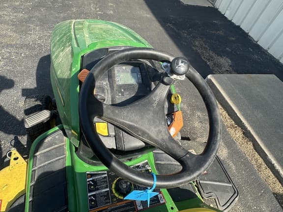 Image of John Deere X380 equipment image 4