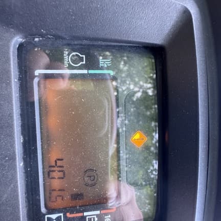 Image of John Deere X380 equipment image 4