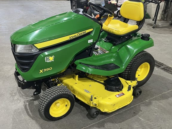 2019 John Deere X390 Equipment Image0