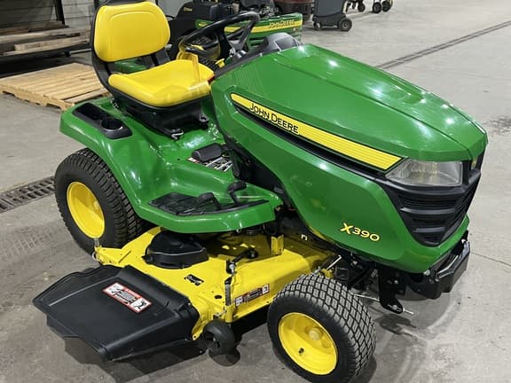Image of John Deere X390 equipment image 2
