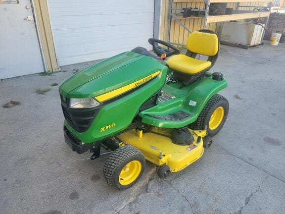 2019 John Deere X390 Equipment Image0