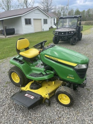 2019 John Deere X390 Equipment Image0