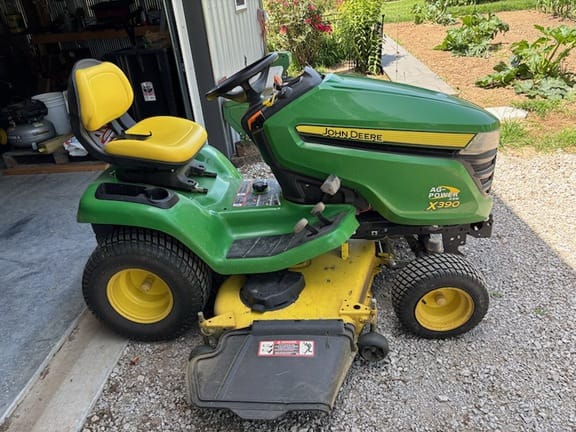 2019 John Deere X390 Equipment Image0