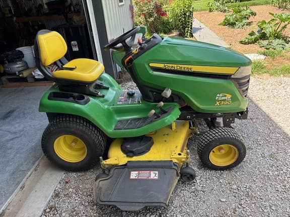 Image of John Deere X390 Image 0