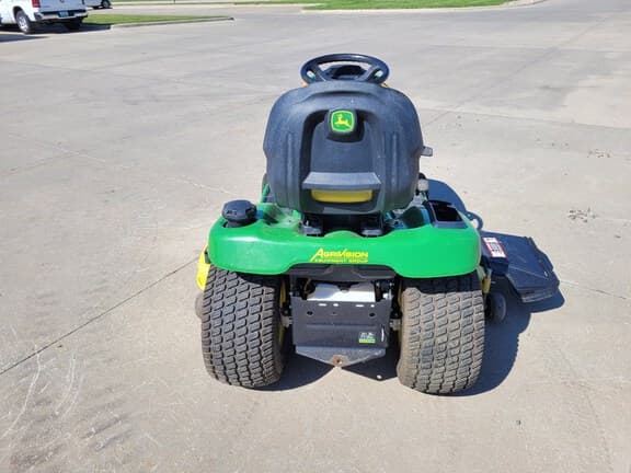 Image of John Deere X390 equipment image 3