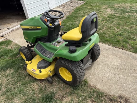 2019 John Deere X390 Equipment Image0