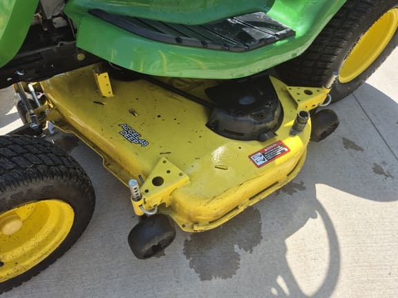 Image of John Deere X390 equipment image 4