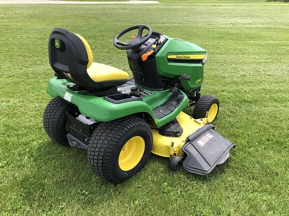 Image of John Deere X390 equipment image 4