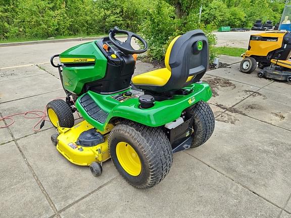 Image of John Deere X390 equipment image 4