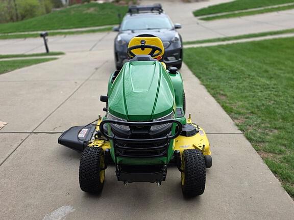 Image of John Deere X390 equipment image 3