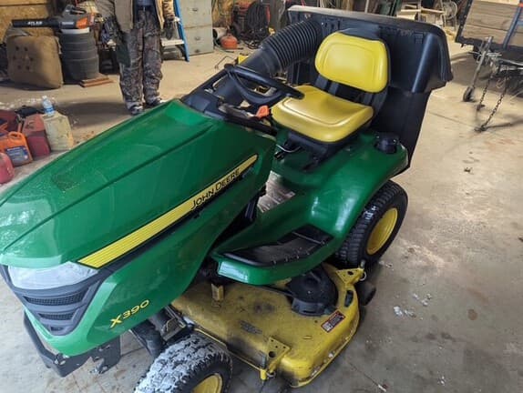 Image of John Deere X390 equipment image 2