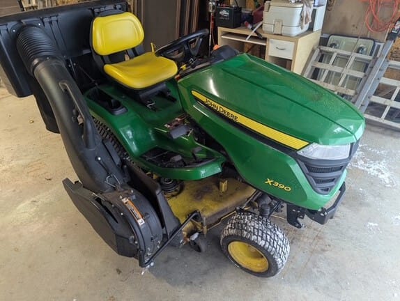 2019 John Deere X390 Equipment Image0