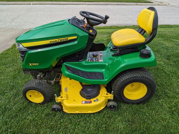 2019 John Deere X390 Equipment Image0
