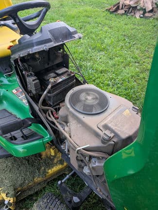 Image of John Deere X390 equipment image 3