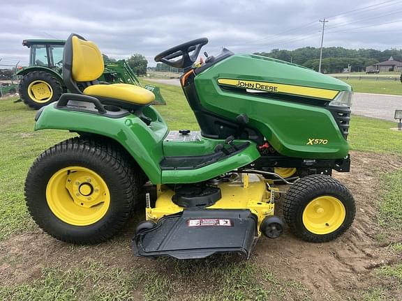Image of John Deere X570 equipment image 1