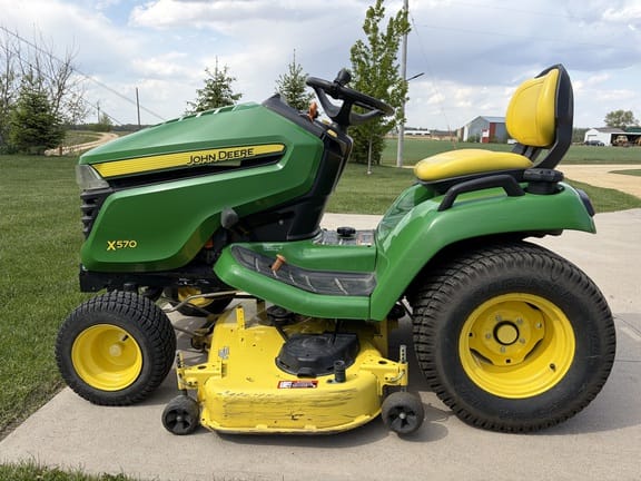 2019 John Deere X570 Equipment Image0
