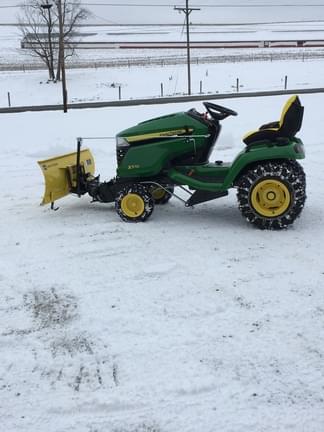 Image of John Deere X570 equipment image 3