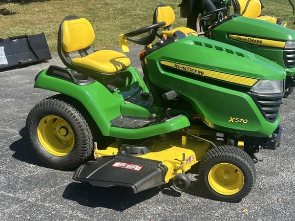 Image of John Deere X570 equipment image 2