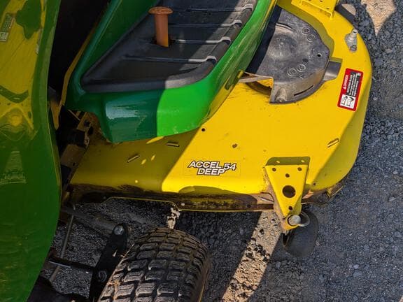 Image of John Deere X580 equipment image 4