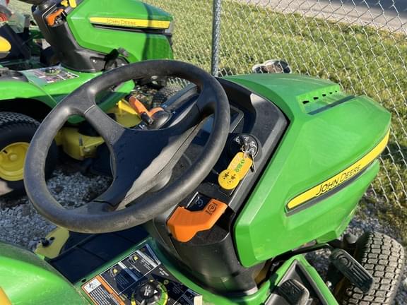 Image of John Deere X580 equipment image 4