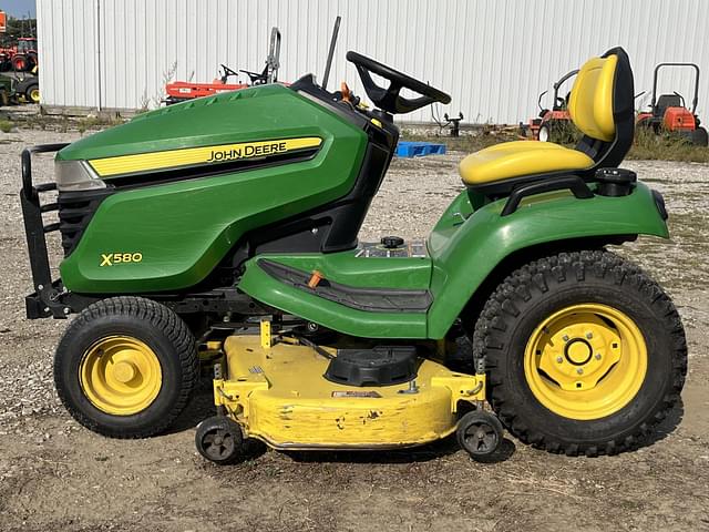 Image of John Deere X580 equipment image 1