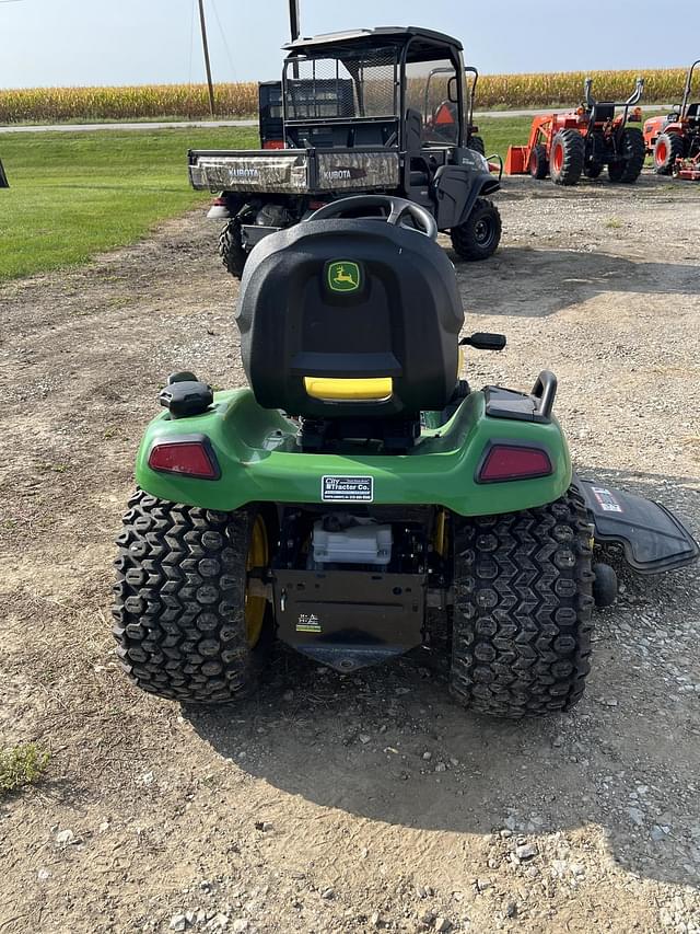 Image of John Deere X580 equipment image 3