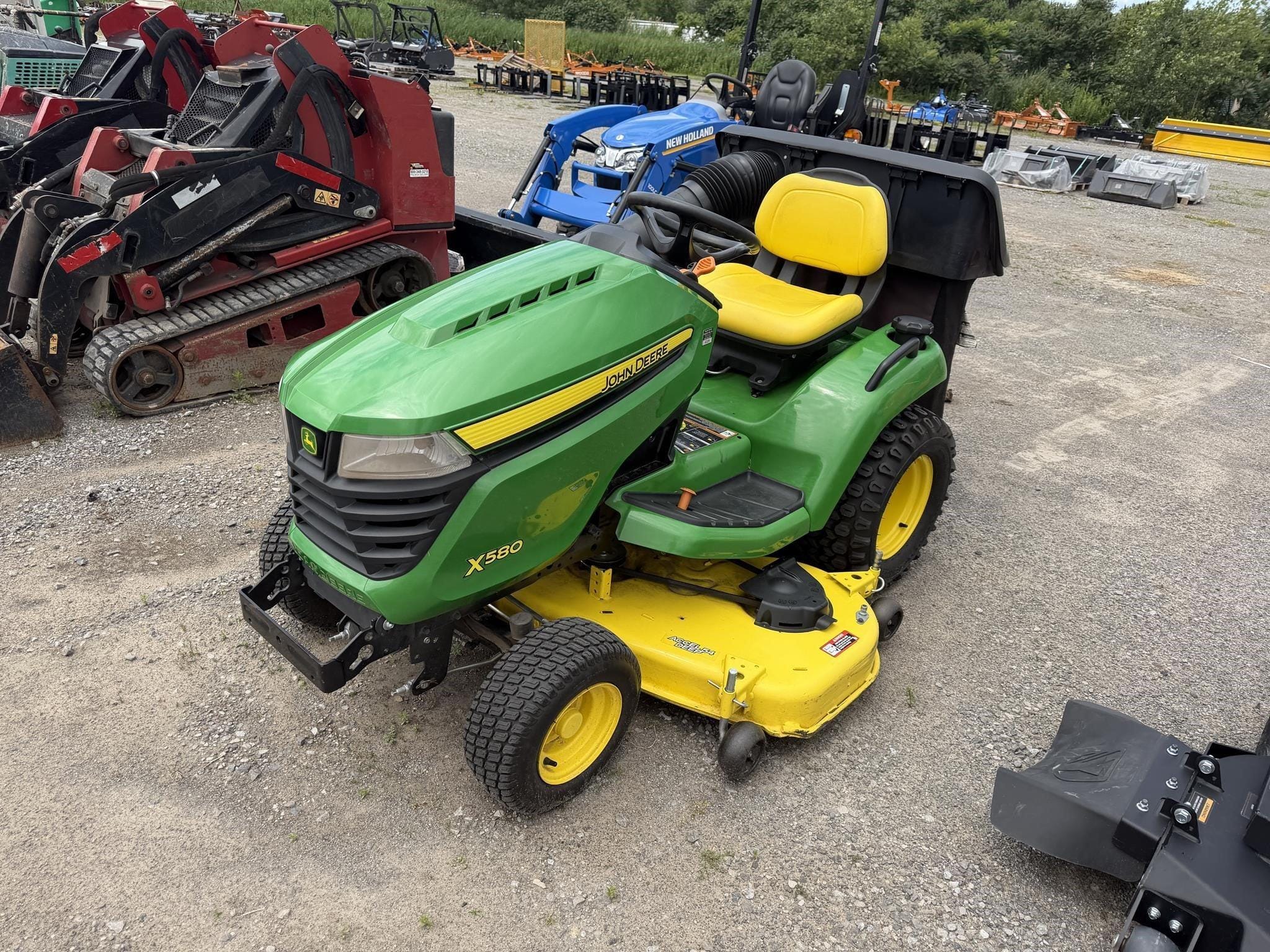 2019 John Deere X580 Equipment Image0