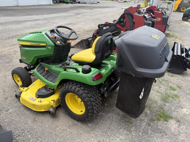 Image of John Deere X580 equipment image 3