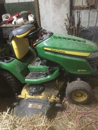 Image of John Deere X580 equipment image 4