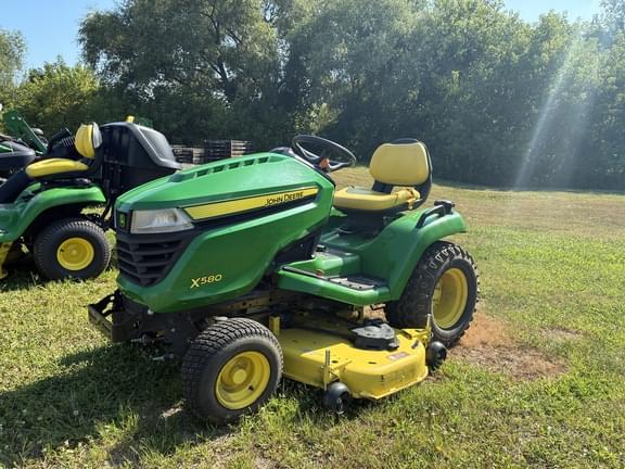 Image of John Deere X580 equipment image 1