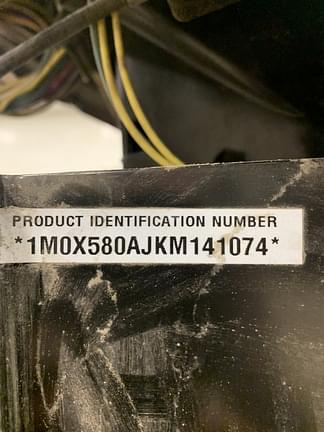Image of John Deere X580 equipment image 4