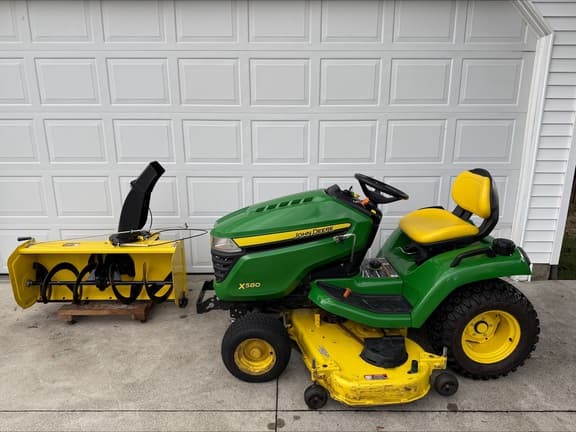 Image of John Deere X580 equipment image 1