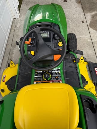 Image of John Deere X580 equipment image 3
