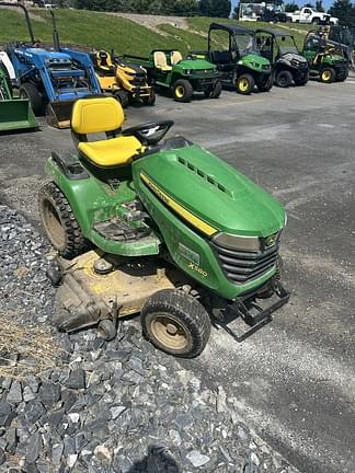 Image of John Deere X580 equipment image 1