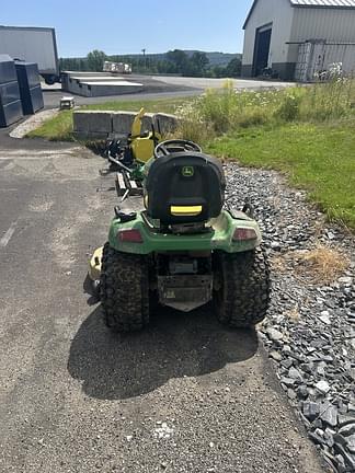 Image of John Deere X580 equipment image 3