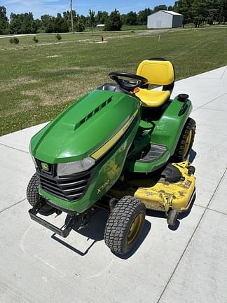 Image of John Deere X580 equipment image 1