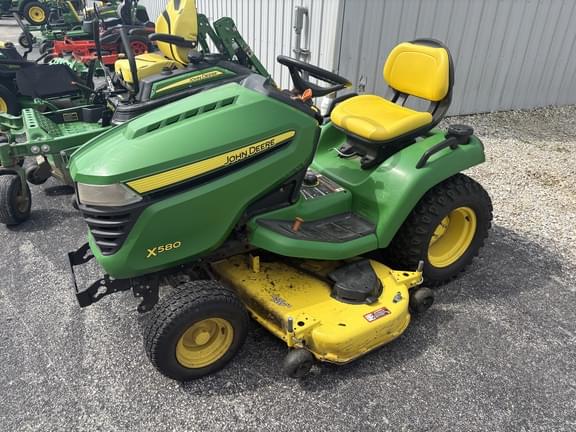 Image of John Deere X580 equipment image 1