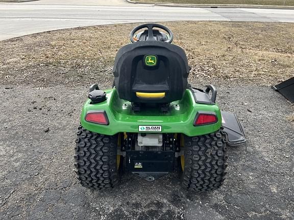 Image of John Deere X580 equipment image 3