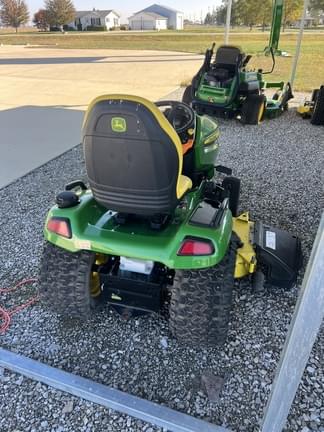 Image of John Deere X590 equipment image 2