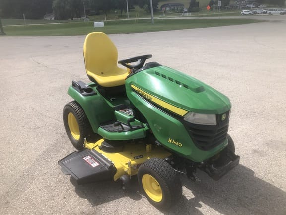 2019 John Deere X590 Equipment Image0