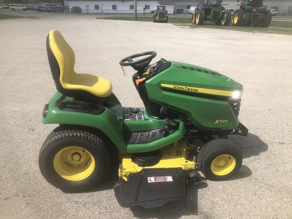Image of John Deere X590 equipment image 2