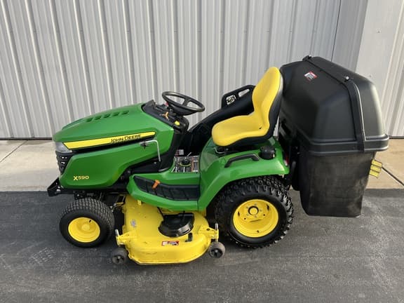 Image of John Deere X590 equipment image 1