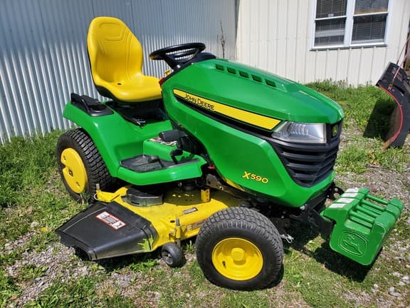 Image of John Deere X590 equipment image 1