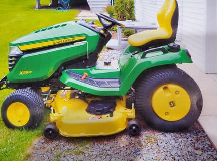 Image of John Deere X590 Image 0