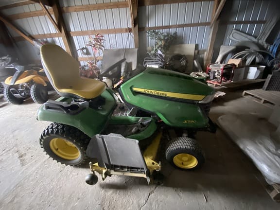 2019 John Deere X590 Equipment Image0