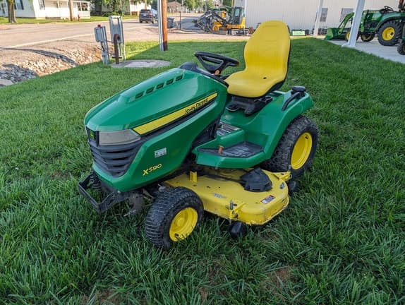 Image of John Deere X590 equipment image 1